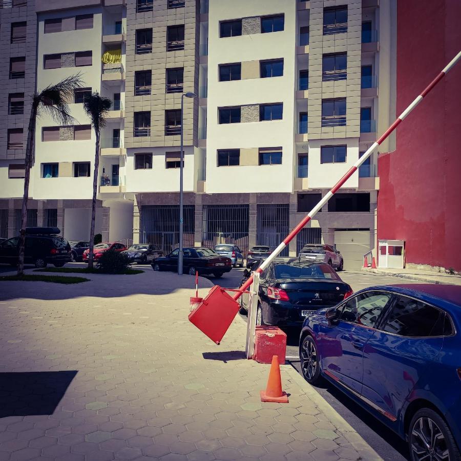 Super Apartement Totalement Neuf A Cote De Marjane Avec La Climatisation Et Wifi 탕헤르 외부 사진