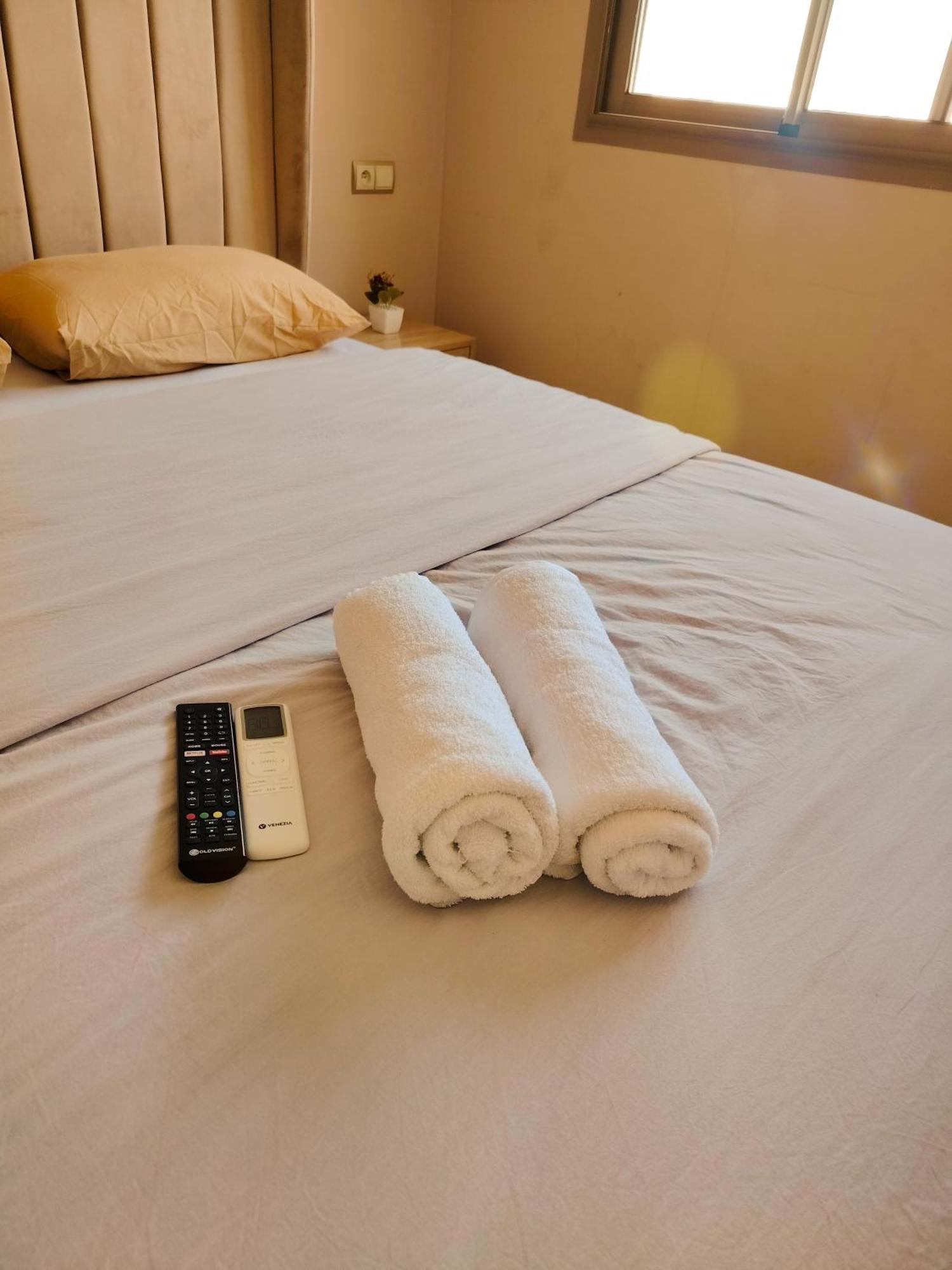 Super Apartement Totalement Neuf A Cote De Marjane Avec La Climatisation Et Wifi 탕헤르 외부 사진